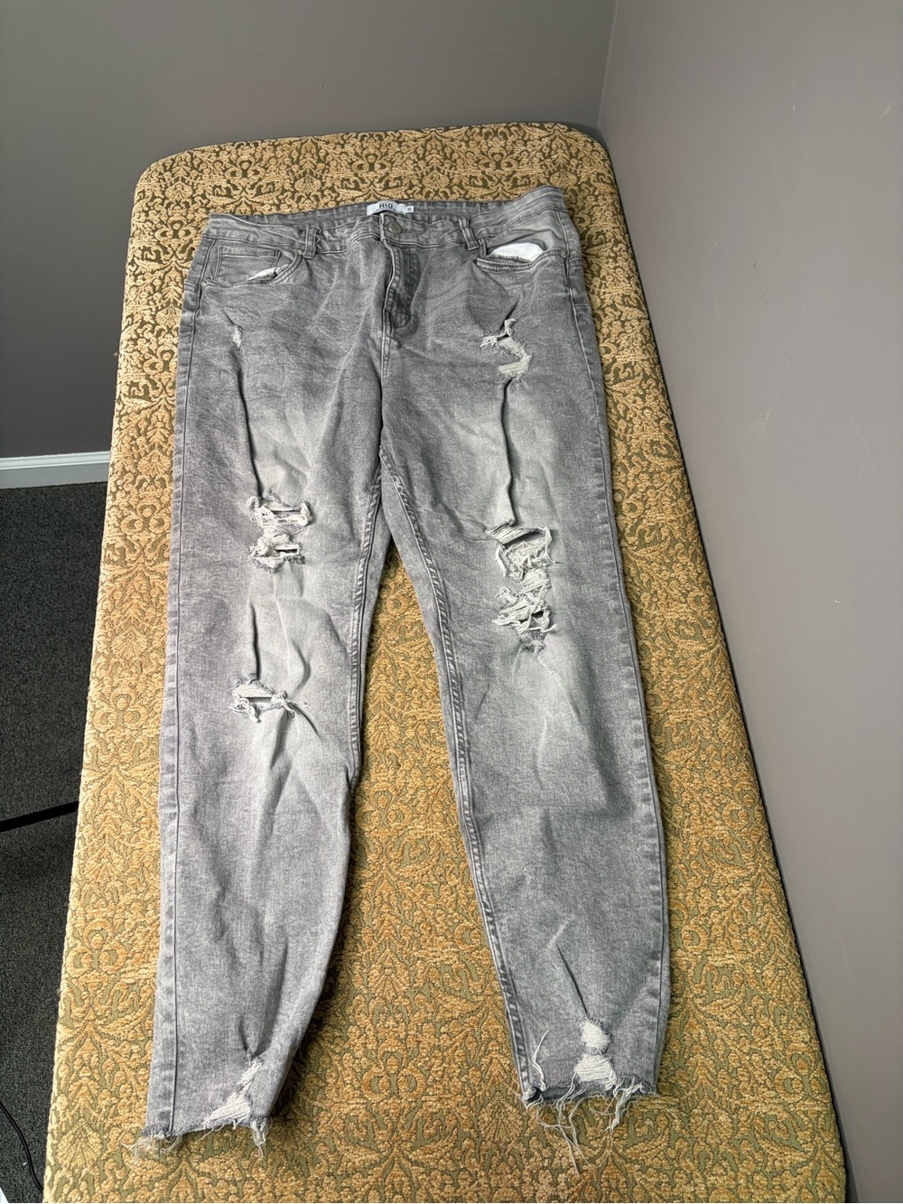 Refuge Denim Rio Gray Distressed Mid Rise Push-up Jeans Size 15
